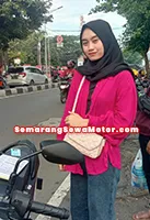 Cewek Hijab Cantik Rental Motor Terdekat di Zanenta Trans Semarang Cewek Hijab Cantik Rental Motor Terdekat di Zanenta Trans Semarang