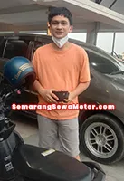 Cowok Ganteng Sewa Motor Semarang di Zanenta Trans